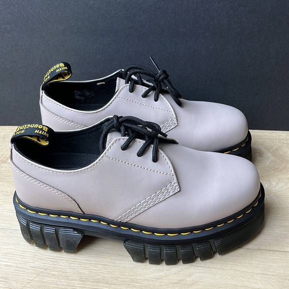 DR. MARTENS Audrick 3i - Vintage Taupe Nappa Lux, SIZE 7 US - Picture 2 of 10